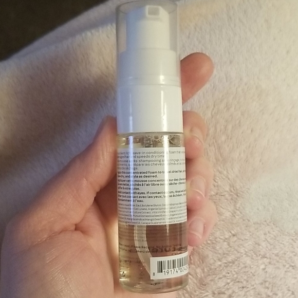 Makeup - Picture 2 of 3